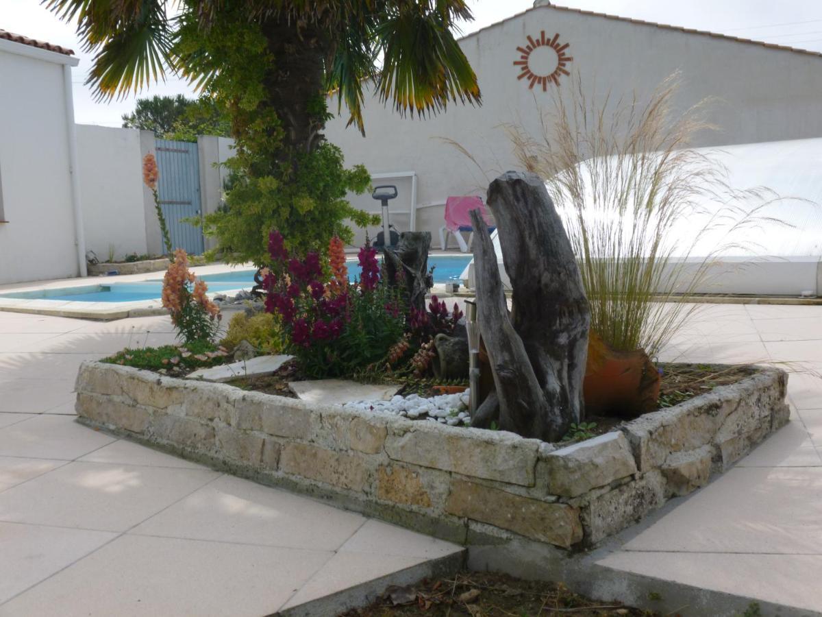 L'Eden Naturiste Spas Challans Ngoại thất bức ảnh