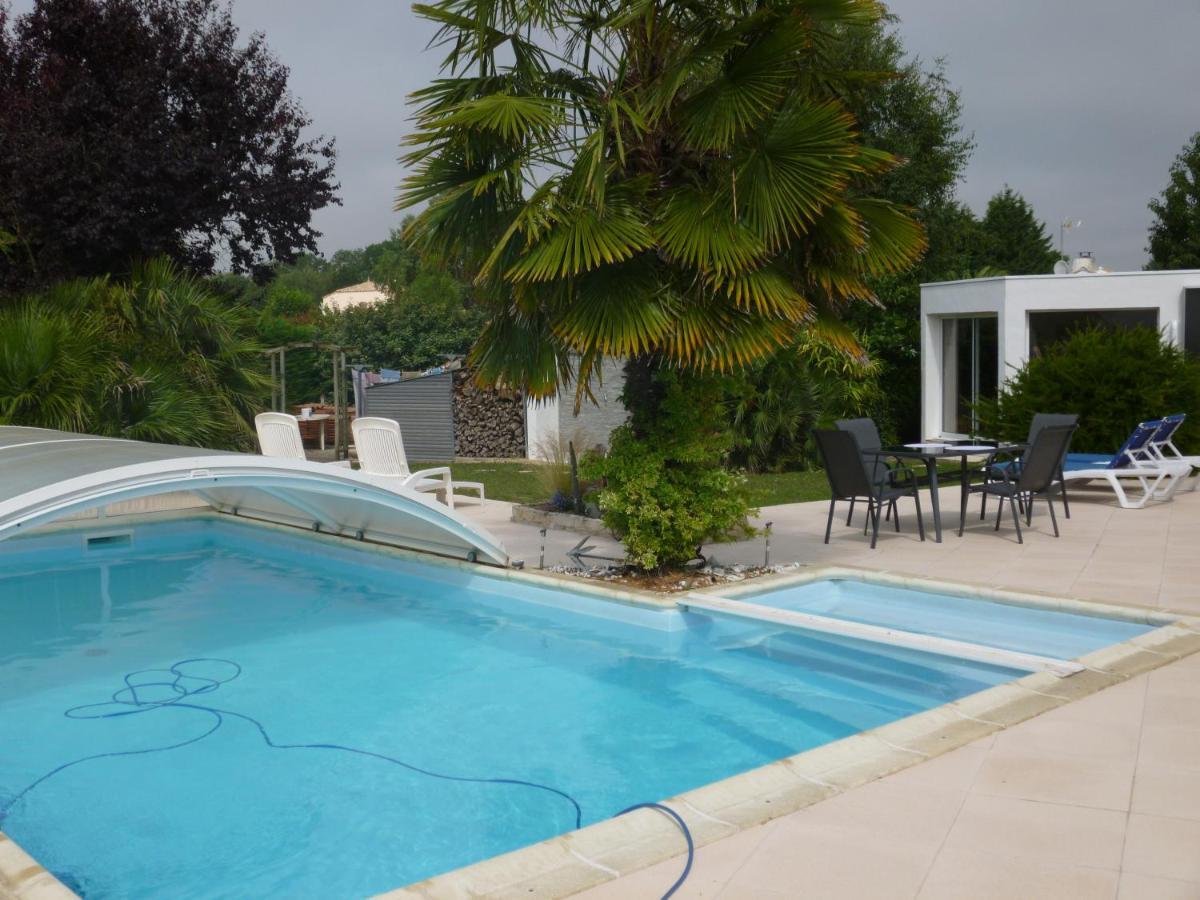 L'Eden Naturiste Spas Challans Ngoại thất bức ảnh
